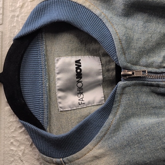 219-Fashion Nova Light Blue Cropped Jean Jacket - Picture 3 of 5